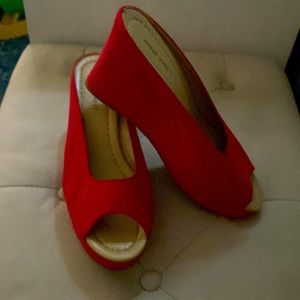 Nine West platform Red wedges